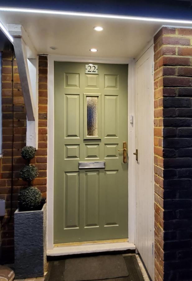 Air Conditioned Modern Double Bed Room With Private Attached Bathroom - Free Parking - Near London Heathrow Airport & Southall Broadway Exteriör bild