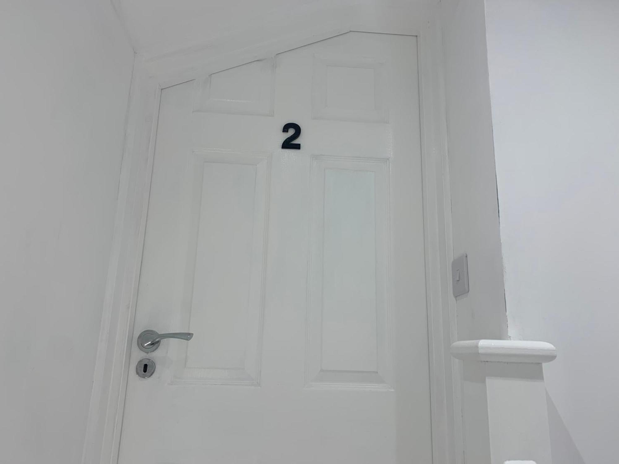 Air Conditioned Modern Double Bed Room With Private Attached Bathroom - Free Parking - Near London Heathrow Airport & Southall Broadway Exteriör bild