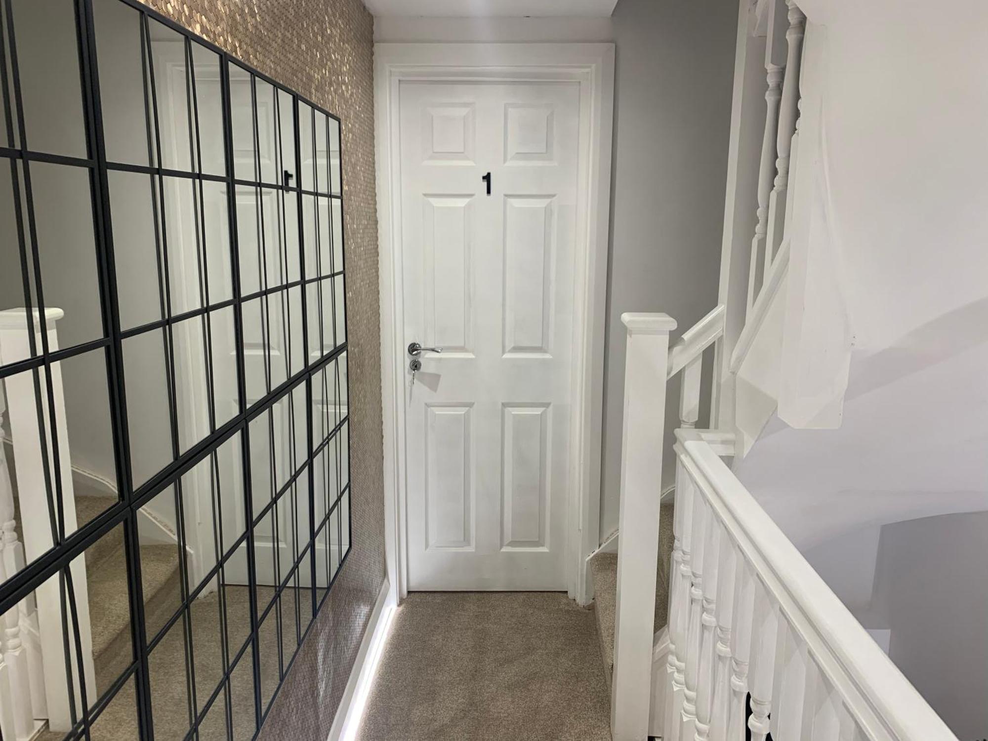 Air Conditioned Modern Double Bed Room With Private Attached Bathroom - Free Parking - Near London Heathrow Airport & Southall Broadway Exteriör bild