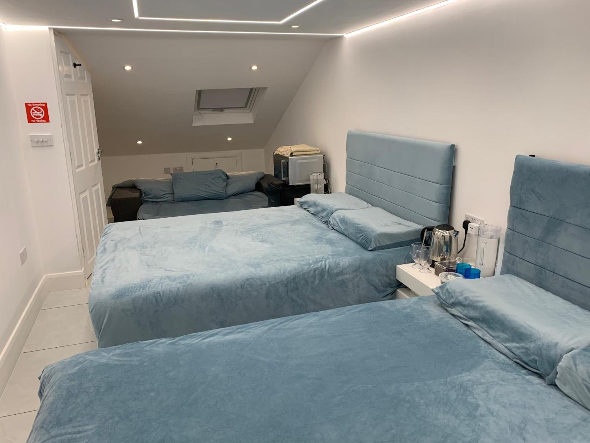 Air Conditioned Modern Double Bed Room With Private Attached Bathroom - Free Parking - Near London Heathrow Airport & Southall Broadway Exteriör bild